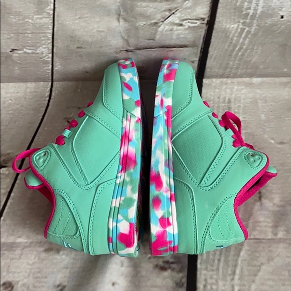 FILA girls high top sneakers in size 2.5 NWOT - Picture 8 of 16